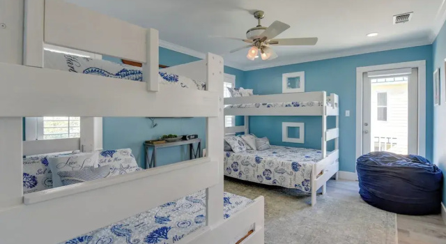 Grand Destin Getaway - Walk a Block to the Beach!, Varaa Lomakoti Destin Emerald Coast