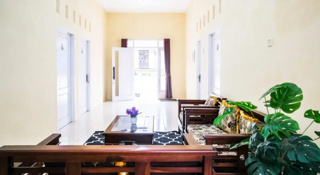 RedDoorz Syariah near Jalan Dieng 6