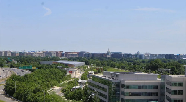 Двухместный номер Presidential с балконом DoubleTree by Hilton Washington DC   Crystal City