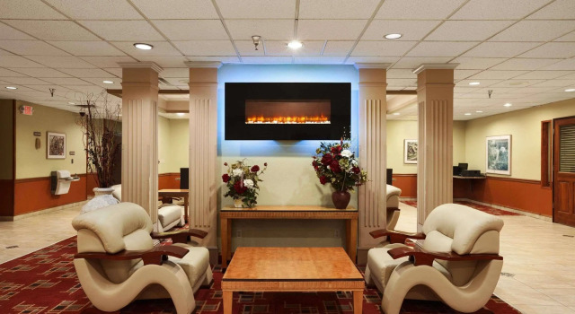 Ramada Sioux City, Забронировать Отель Сиу-Сити Айова, рядом с Sioux City Orpheum