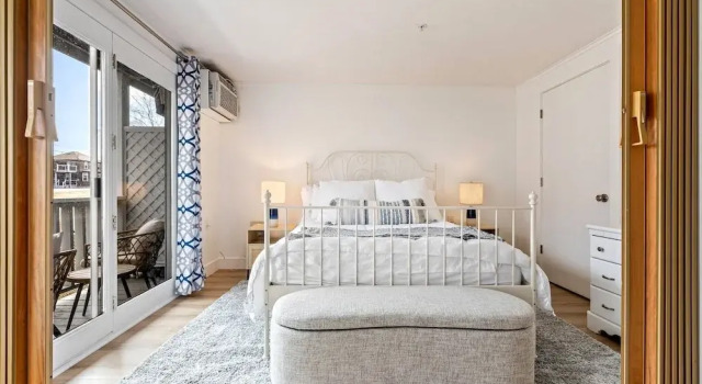Serenity by the Sea 180 Steps to the Beach!, Buchen Sie Ferienwohnung Wells 