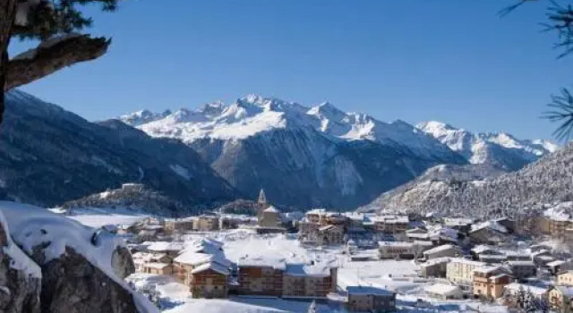 Aussoyenne, Đặt Khách sạn Aussois Maurienne Valley