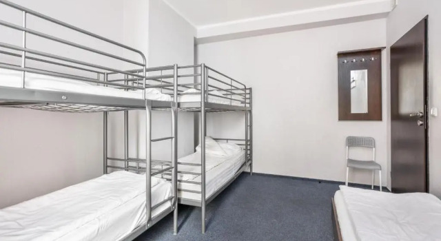 Кровать в общем номере Shick Hostel & Apartments
