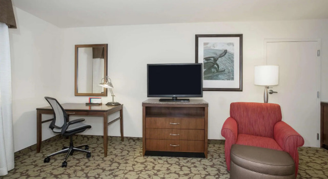 Четырёхместный люкс Hilton Garden Inn Lincoln Downtown/Haymarket