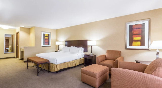 Люкс c 1 комнатой Holiday Inn Express Hotel & Suites Nogales by IHG