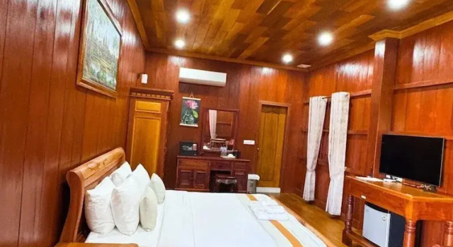 Одноместный номер Superior с балконом и с видом на бассейн Piseth Private Villa Hotel