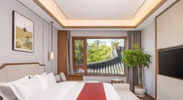 Семейный люкс с красивым видом из окна Guangyuan Fengtai International Hotel