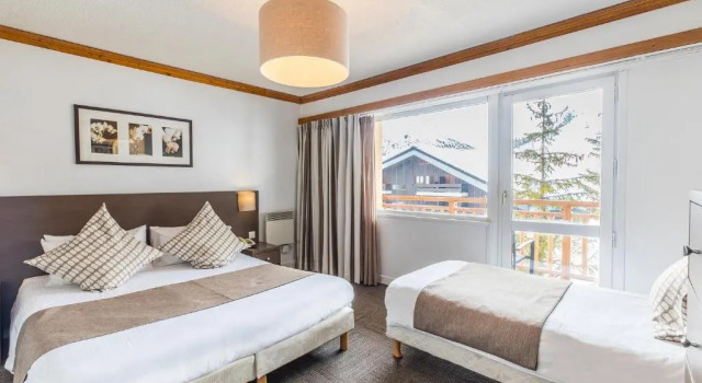 Трёхместный номер Comfort Madame Vacances Hôtel & Spa Le Mottaret