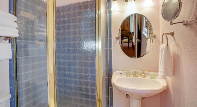 Двухместный номер Standard Saras Inn on the Boulevard