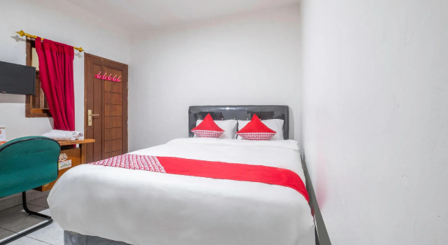 OYO 2391 Baladewa Residence Syariah, Book Hotel Karawang West Java