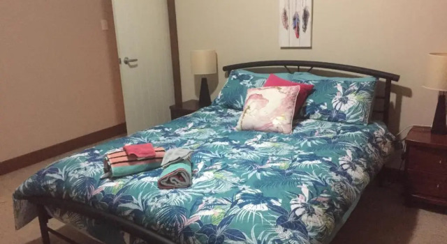 Trippypossums House, Book Hotel Hotels in Horsham with Parking, Parking