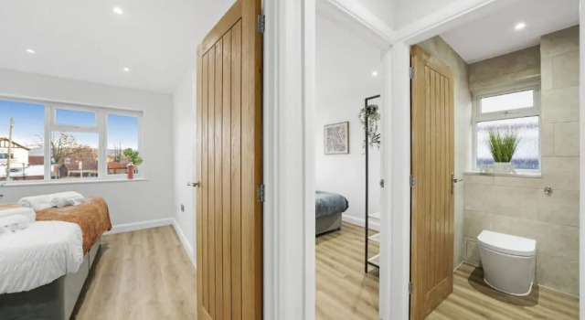 Коттедж Modern Bungalow in Maidstone sleeps 5 with free parking