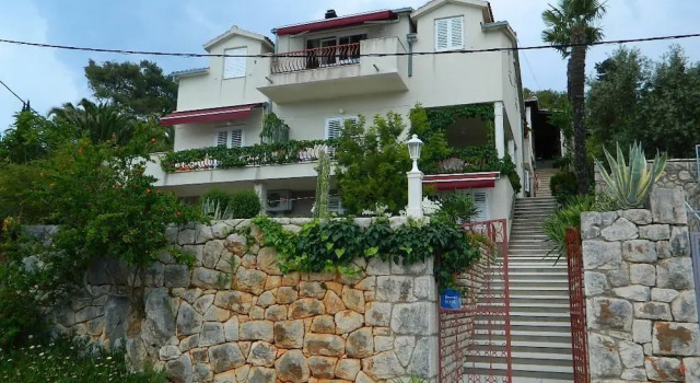 Apartments and Rooms Darinka