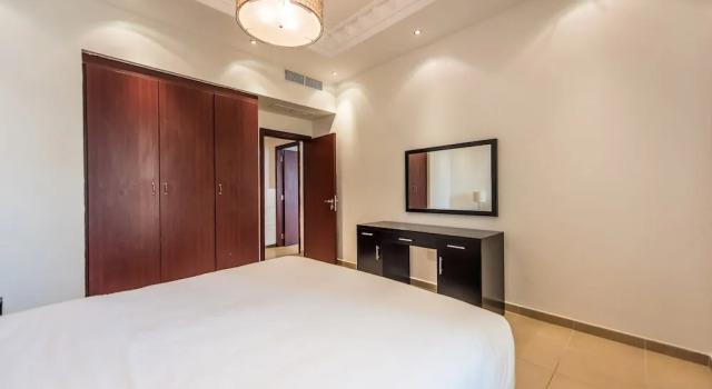 Deluxe Holiday Homes - Bahar, Забронировать Апартаменты/квартира Джумейра , рядом с Эквити