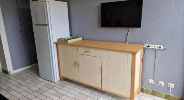 23m comfort with BALCON near the BEACH, Rezerwuj Hotel Hotele w Camargue z parkingiem, Parking