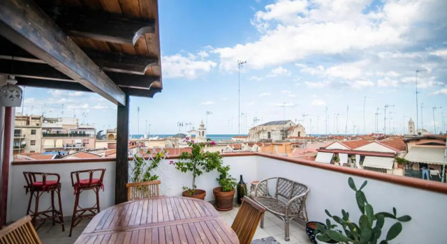 Апартаменты Redmood Guesthouse