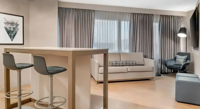 Люкс c 1 комнатой Radisson Plaza Hotel at Kalamazoo Center