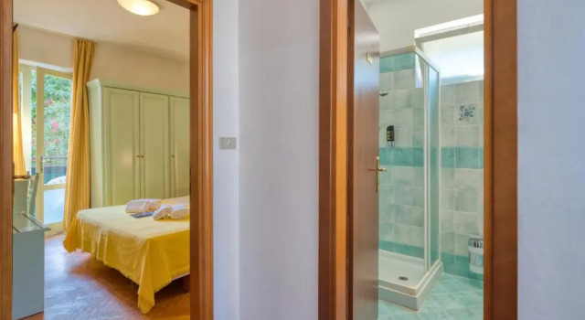 Трёхместный номер Standard с балконом и с частичным видом Hotel Silvana Garnì