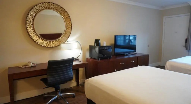 Четырёхместный номер Standard Rose Garden Inn