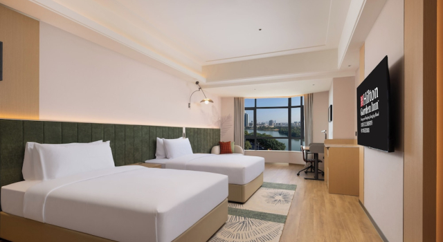 Двухместный номер Deluxe с балконом и с видом на реку Hilton Garden Inn Dongguan Wanjiang Jiangjing Road