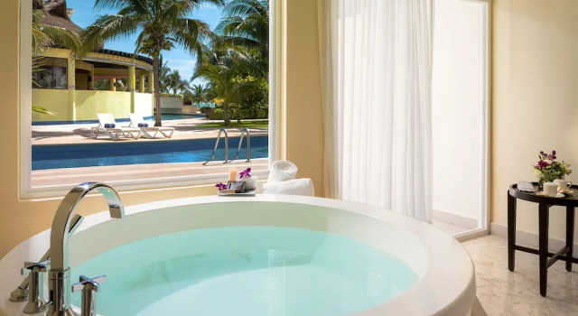 Полулюкс Swim-Up Iberostar Selection Riviera Cancun - All Inclusive
