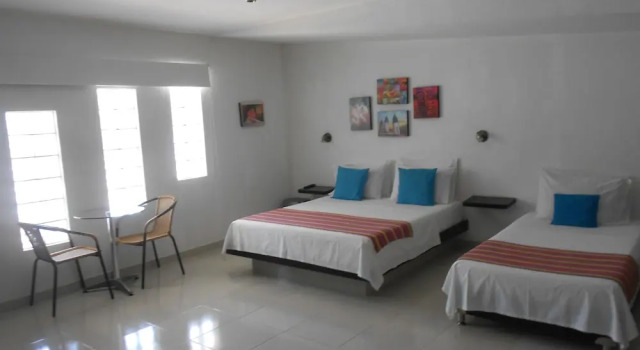 Habitación triple Superior sótano Sunset Taganga Hotel