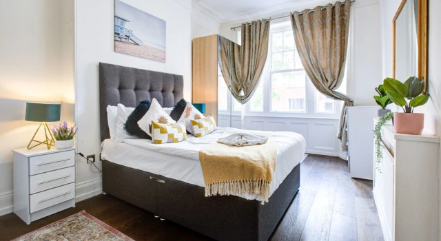 4-bedrooms 2-baths Independent Private Family Flat, Забронировать Апартаменты/квартира Вестминстер Лондон, рядом с Бейкер стрит