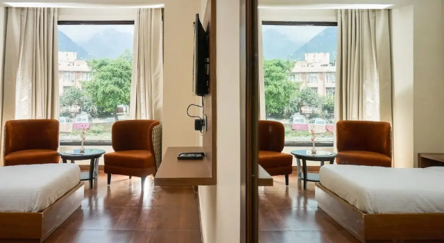 Двухместный номер Executive с видом на горы Ganpati Hotel Katra