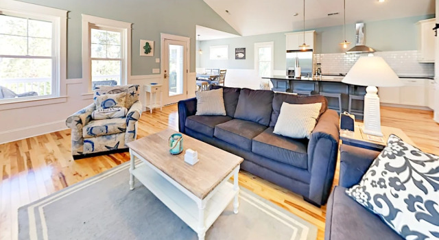 1418 Searay Home 4 Bedrooms 3 Bathrooms Home