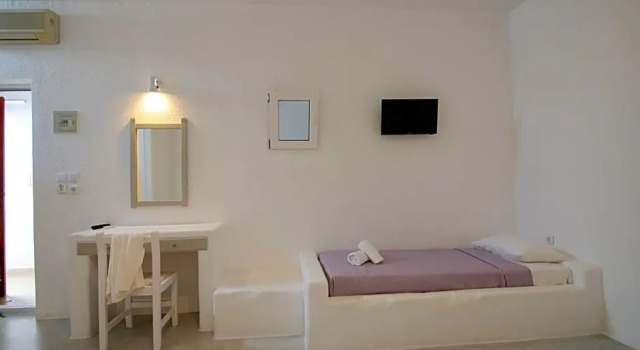Номер Superior George & Irene Hotel