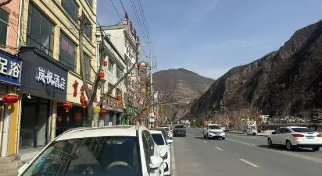 Lanfeng Hotel (Longnan Tanchang Guan'egou Bridge), Rezervovat Hotel Hotely v Longnan s parkováním, Parkování