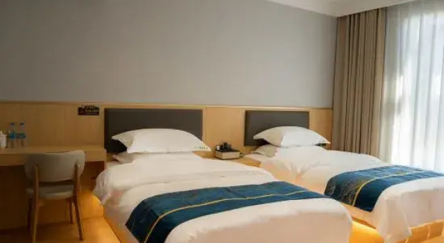 Люкс Deluxe Baoshan Jingxin Hotel (Railway Station)
