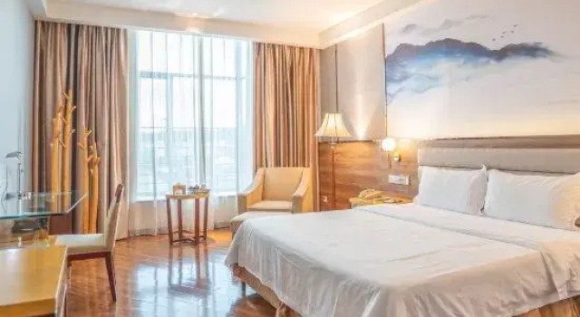 Federal Hotel, Забронировать Отель Отели в центре Мэйчжоу, в центре, Парковка, недорого