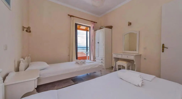 Апартаменты Seafront Apartments