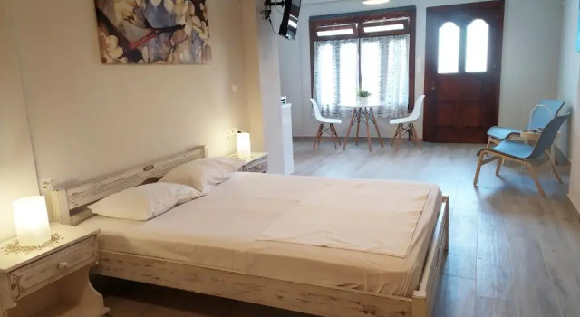 Студия Elias Apartments