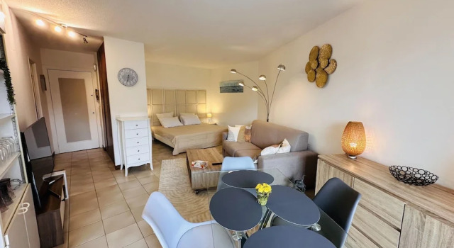 Studio With a Shared Pool Near the Beaches - 2244