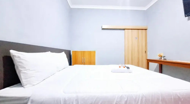 Q-Five Guest House YIA Kulon Progo Mitra RedDoorz, Book Guesthouse Temon Yogyakarta Province