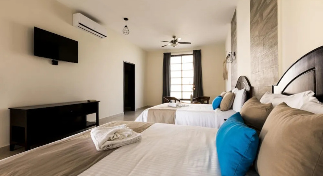 Четырёхместный номер Deluxe с видом на бассейн Hotel Los Frailes, Valladolid, Yucatán