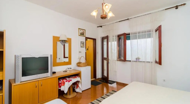 Apartments Rašica Molunat, Забронировать Апартаменты/квартира Отели Молунат с парковкой, Парковка