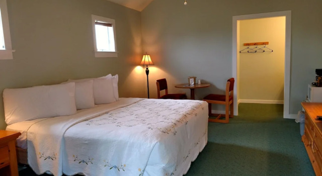 Двухместный коттедж Deluxe Spruce Lane Lodge and Cottages