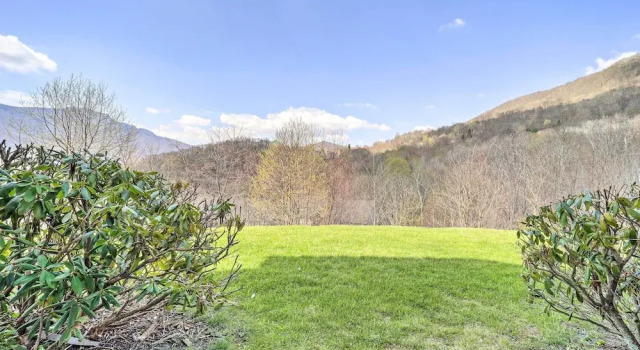 6 Mi to Skiing: Mtn-view Condo in Seven Devils, Buchen Sie Ferienwohnung Seven Devils North Carolina