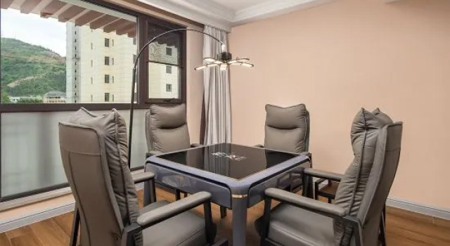 Люкс Deluxe Vienna International Hotel (Qinzhou Impression Cultural-Commercial Street Branch, Tianshui)