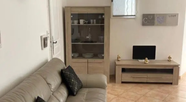 Bel appartement a l’orée du bois climatisé, Забронировать Апартаменты/квартира Туррет Холмы Файанс