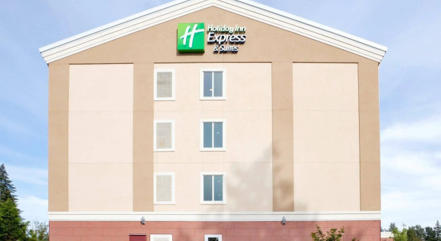 Holiday Inn Express & Suites Marysville by IHG