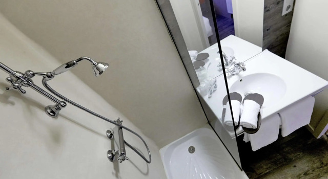 Трёхместный номер Standard Brit Hotel Essentiel Cholet