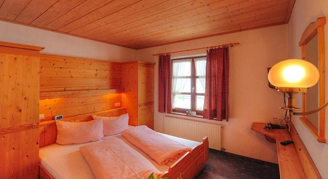 Wally Berg-Appartements, Book Hotel Zams Inntal