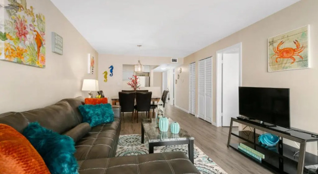 2 Bedroom 2 Bath With Patio On 11th Collins ave