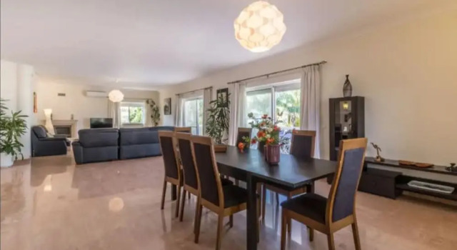 Villa - 5 Bedrooms with Pool - 107747