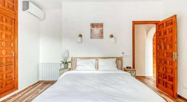 Beautifully Tastefully Decorated Villa in Benitacell With Private Pool, Забронировать Вилла Отели в центре Бенитачель, в центре