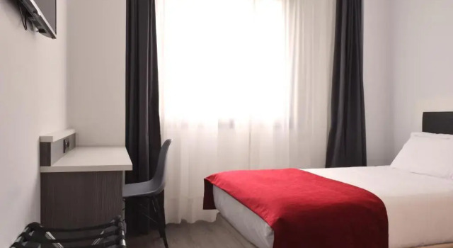 Hotel New Bilbao Airport, Buchen Sie Hotel Derio 